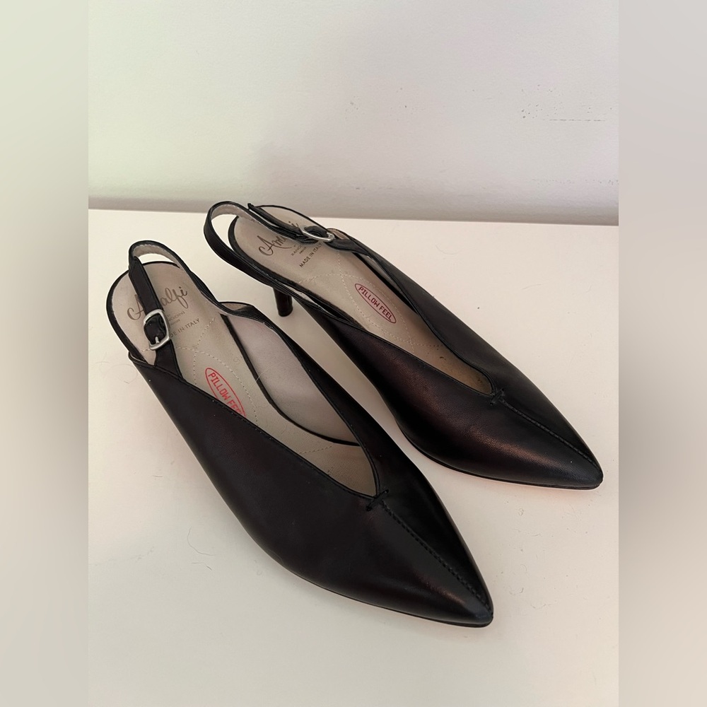 Chic Black Slingback Heels